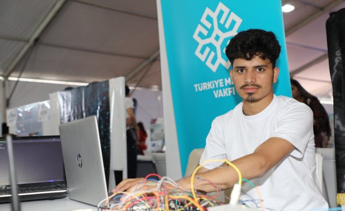 Maarif öğrencisinin 