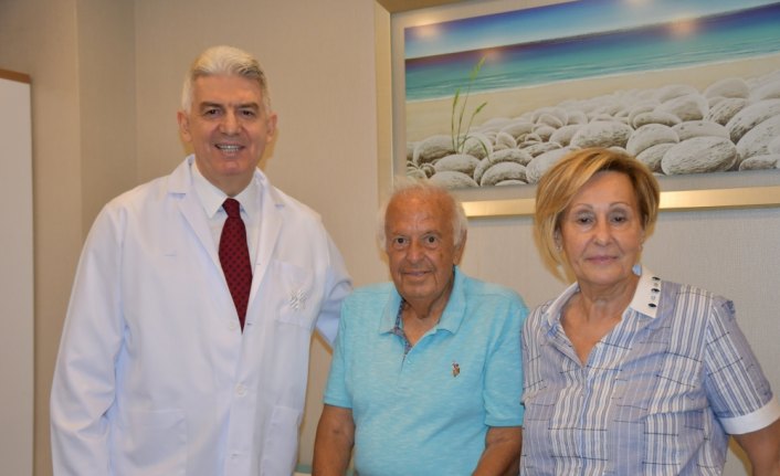 Medipol Mega Üniversite Hastanesi’nde ameliyatsız kalp kapağı yenilendi