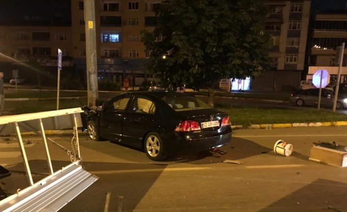 Otomobil ile cenaze aracı çarpıştı: 1 yaralı