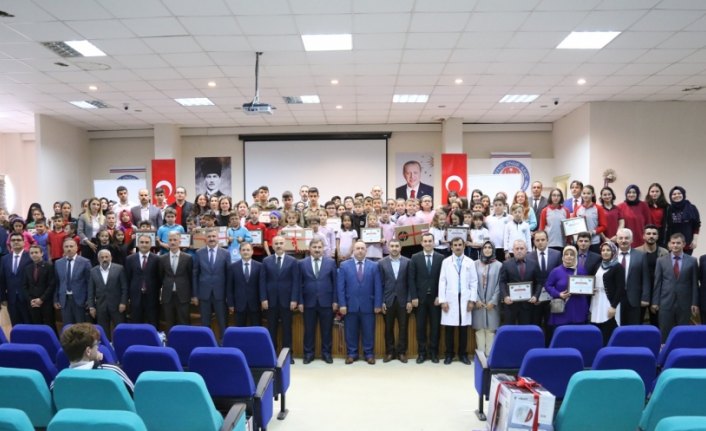 Rize'de öğrenciler 32 ton elektronik atık topladı