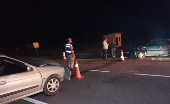 Samsun'da trafik kazaları: 13 yaralı