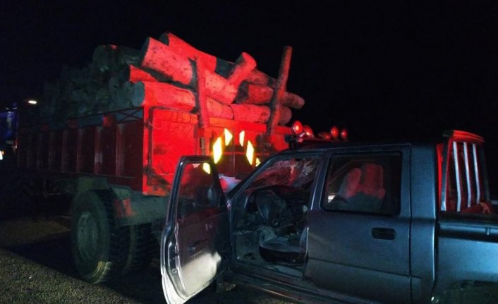 Sinop’ta traktör ile kamyonet çarpıştı: 1 ölü, 3 yaralı