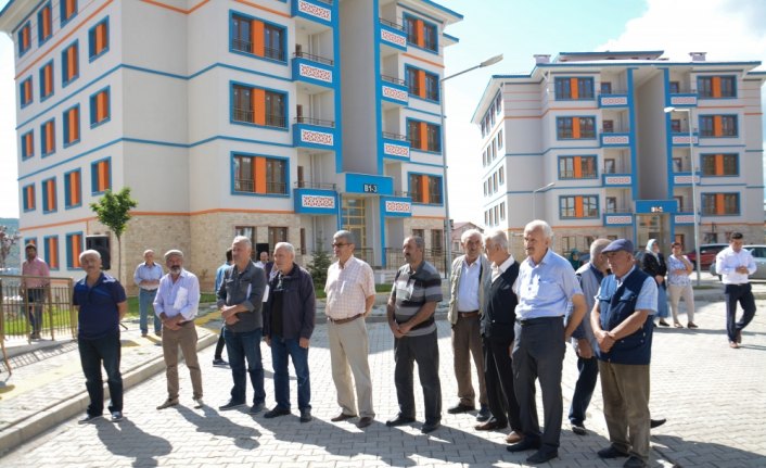 TOKİ konutları hak sahiplerine teslim edildi