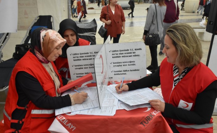 AK Parti Kadın Kollarından kan bağışı kampanyasına destek