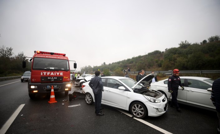 Anadolu Otoyolu'nda zincirleme trafik kazası: 4 yaralı