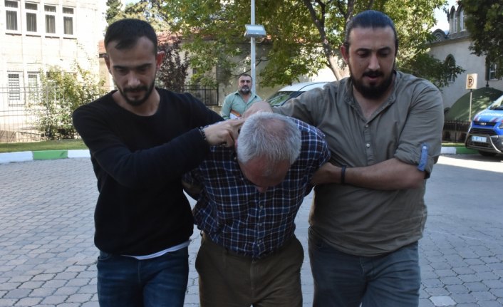 Ayrılmak isteyen kız arkadaşını bıçakla yaralayan şüpheli yakalandı