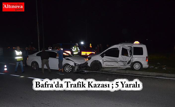 Bafra'da Trafik Kazası ; 5 Yaralı