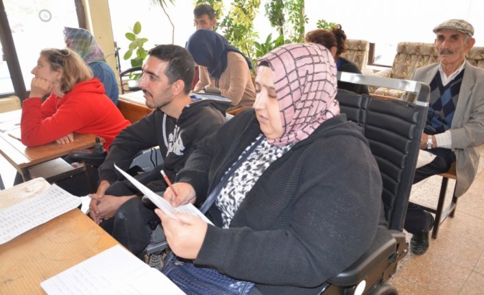 Bafra Sakatlar Derneği'nden okuma yazma kursu
