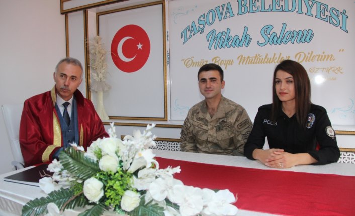 Barış Pınarı Harekatı'na nikah masasından destek