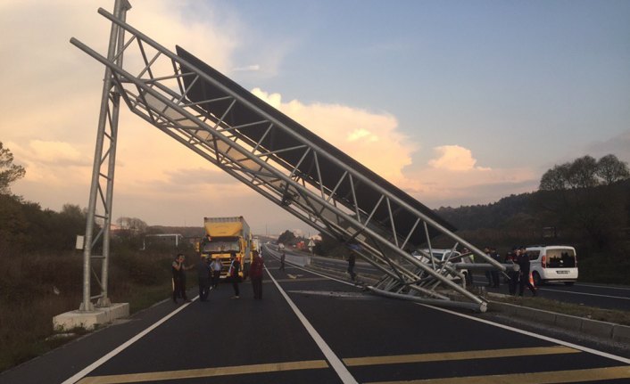 Bolu'da D-100 kara yolundaki kaza ulaşımı aksattı