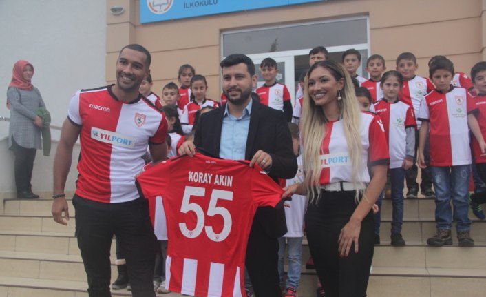 Garip ve Zeycan Yıldırım Vakfı'ndan çocuklara Samsunspor forması