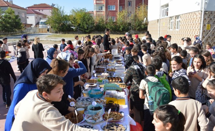 Havza'da öğrenciler kermes düzenledi