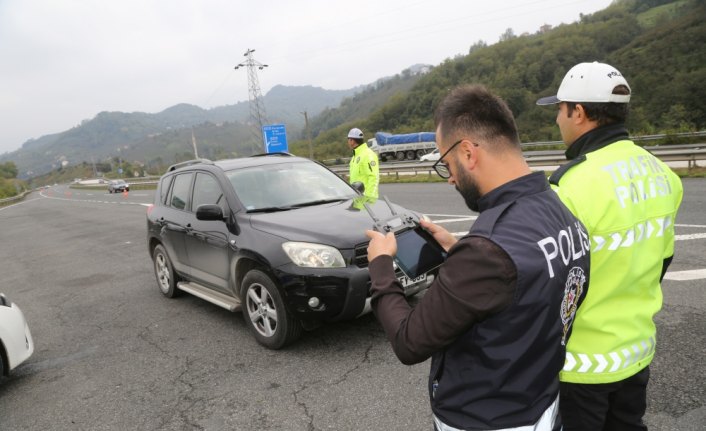 Karadeniz Sahil Yolu'nda drone ile trafik denetimi