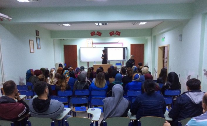 Kozlu'da velilere yönelik seminer