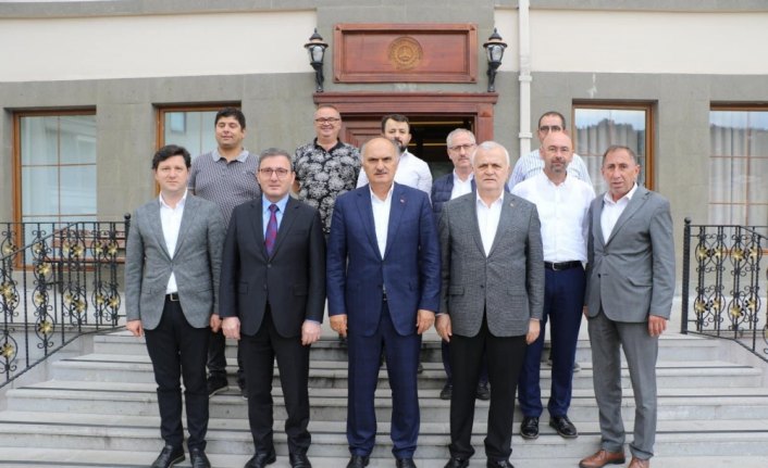 Milletvekili Öztürk'ten oda ve borsaya ziyaret