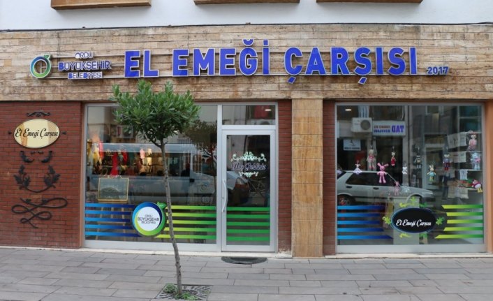 Ordu'da El Emeği Çarşısı'na yoğun ilgi