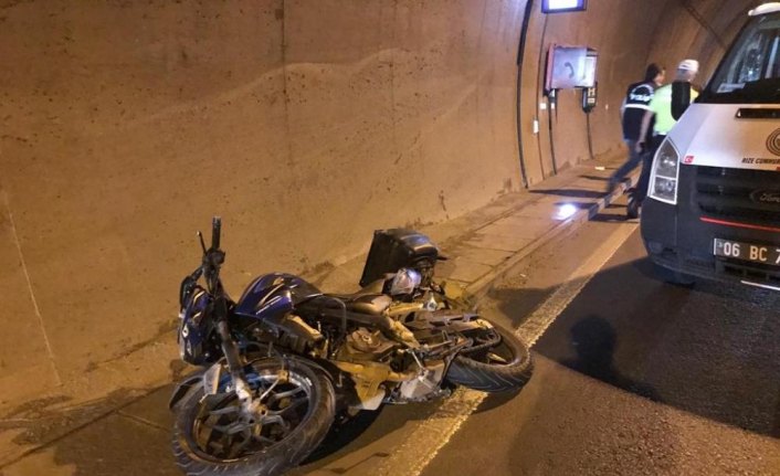 Rize'de motosiklet tıra çarptı: 1 ölü