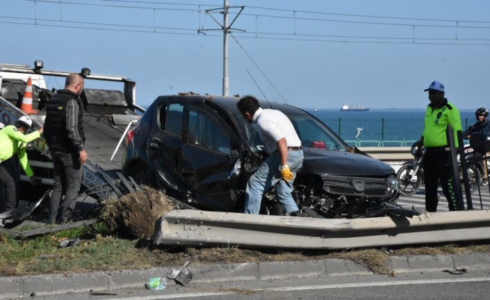 Samsun'da otomobil ile minibüs çarpıştı: 2 yaralı