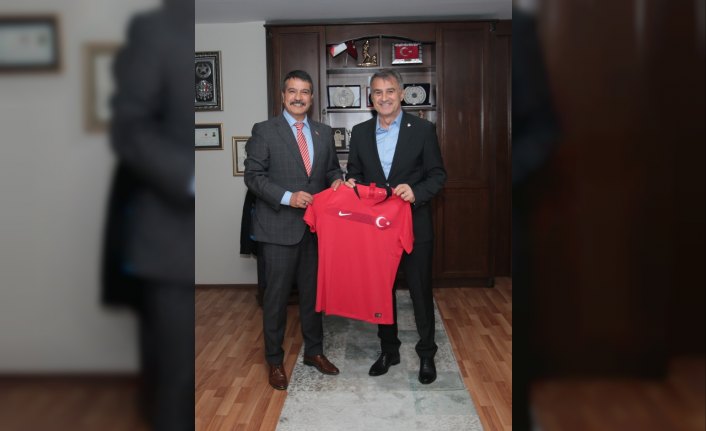 Şenol Güneş'ten, Trabzon Emniyet Müdürü Alper'e ziyaret