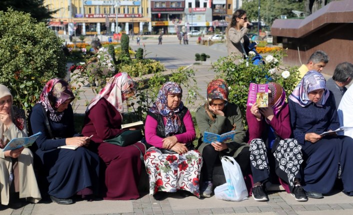Şerife Bacı'nın torunları Mehmet için dua etti