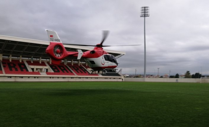 Temizlediği silahın ateş alması sonucu yaralandı