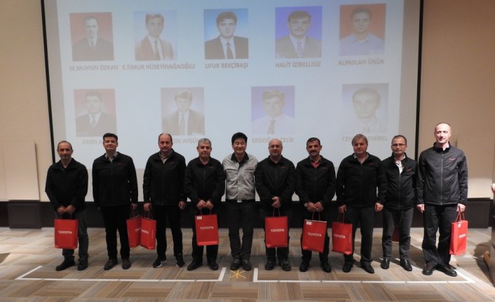 Toyota Türkiye'den emektar çalışanlarına plaket