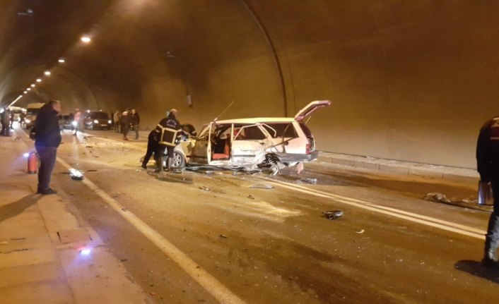 Artvin'de tünelde zincirleme trafik kazası: 4 yaralı