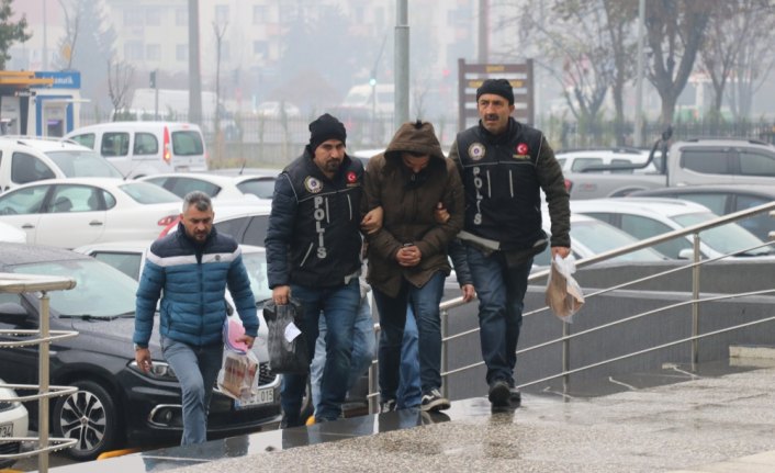 Bolu'da otoyolda durdurulan otomobilden 21 kilogram eroin çıktı