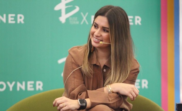 Boyner için çocuk giyim koleksiyonu hazırlayan Buse Terim, Antalyalılarla buluştu