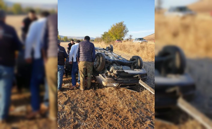 Devrilen otomobilin sürücüsü hayatını kaybetti