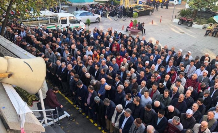 Galatasaraylı yönetici Yusuf Günay'ın annesinin cenazesi defnedildi