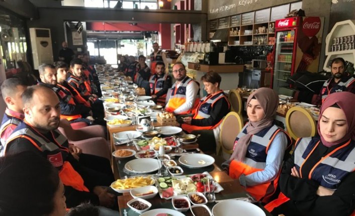 Giresun'da AFAD gönüllüleri kahvaltıda bir araya geldi