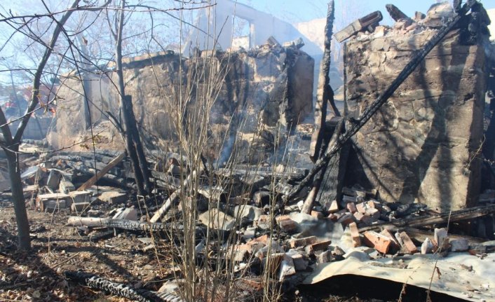 GÜNCELLEME - Kastamonu'da yanan evin enkazında 89 yaşındaki adamın cesedi bulundu