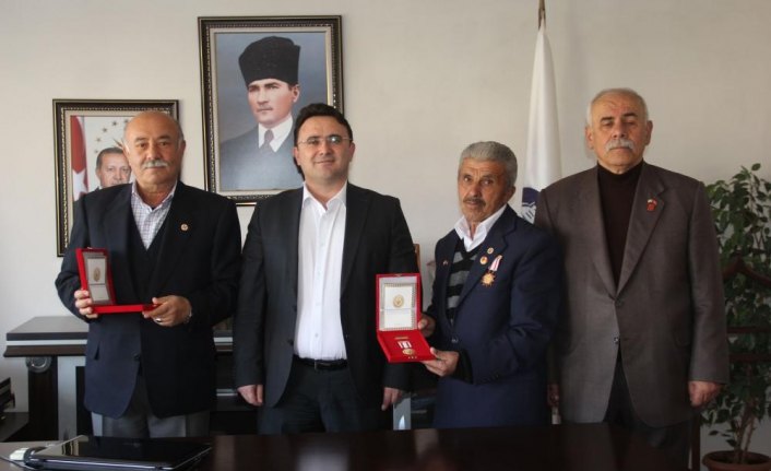 Havza'da Kıbrıs gazilerine berat ve madalya verildi