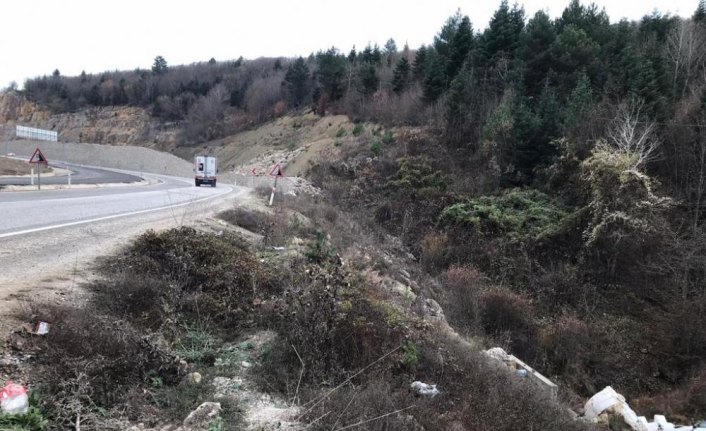 Karabük'te otomobil şarampole devrildi: 7 yaralı