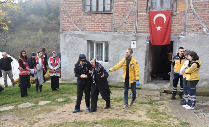 Şehit Furkan Yılmaz'ın Bartın'daki ailesine şehadet haberi verildi