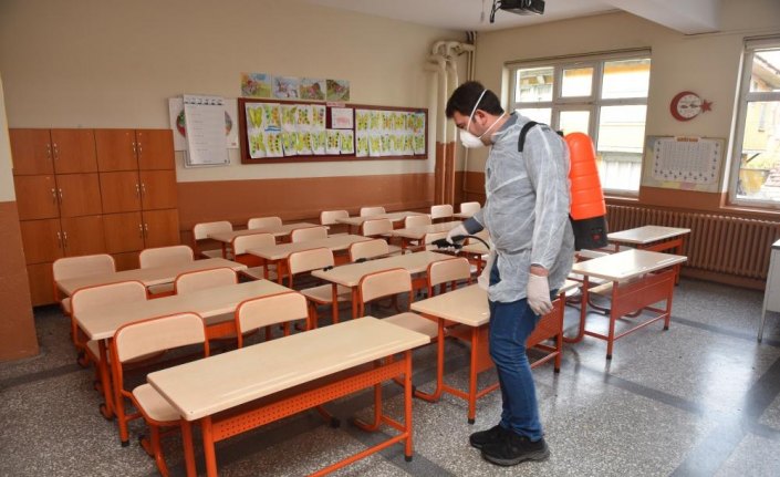Taşköprü Belediyesi tarafından okullar dezenfekte ediliyor