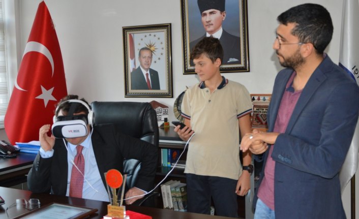 Türkiye birincisi ortaokul öğrencisinden Kaymakam Yılmaz'a ziyaret