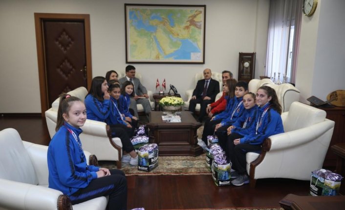 Vali Dağlı, Avrupa'da madalyayla alan judocuları kabul etti