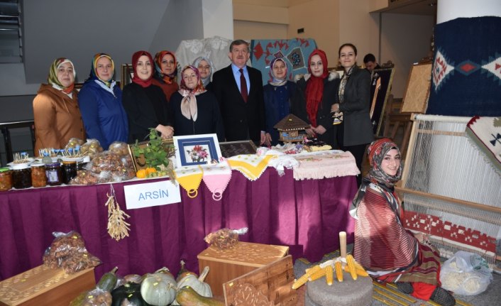 AK Parti Trabzon İl Kadın Kollarının hazırladığı Hanımeli Çarşısı açıldı