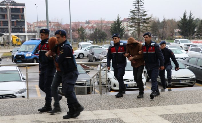 Anadolu Otoyolu'nda durdurulan araçtan uyuşturucu çıktı