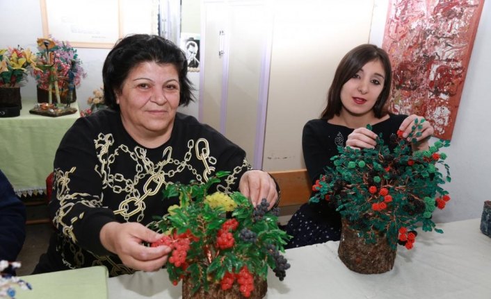 Artvinli kadınlar atıkları hediyelik eşyaya dönüştürüyor