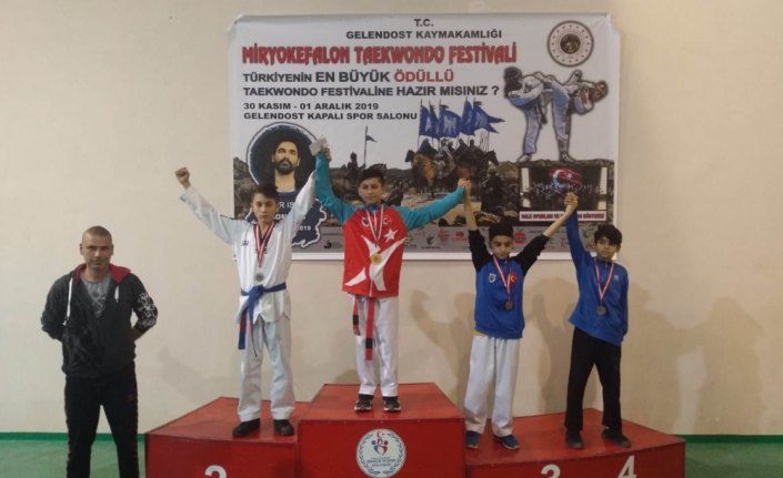 Boyabatlı sporculardan madalya başarısı