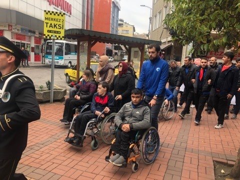 Çaycuma'da engelliler için yürüdüler