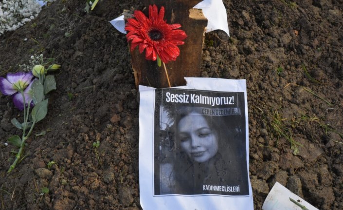 Ceren Özdemir'i doğum gününde sevenleri mezarını ziyaret etti