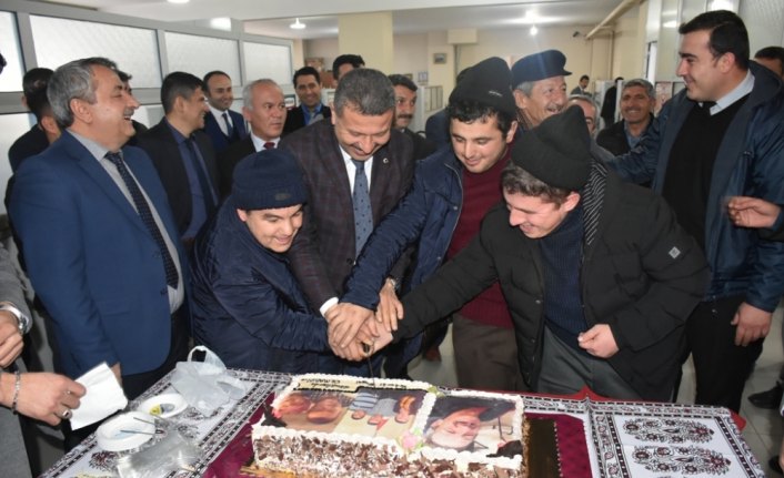 Engelli vatandaşlara içlerini ısıtan hediye