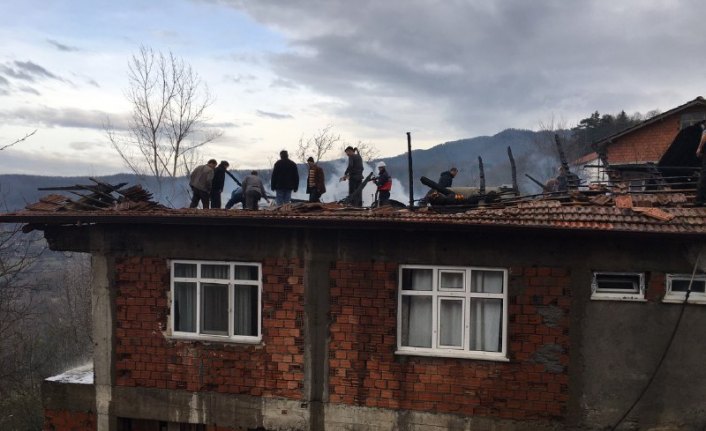 Karabük'te çatı yangını
