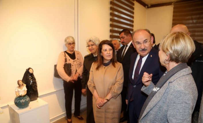 Kastamonu'da ilk kadın mitinginin 100. yılı dolayısıyla resim ve seramik sergisi