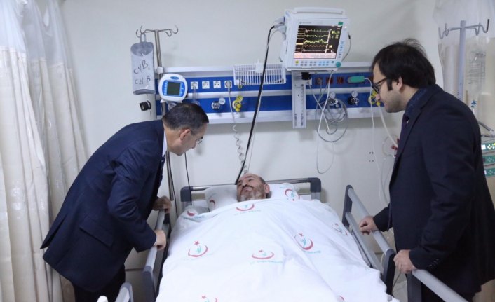 Ordu Üniversitesi Rektörü Akdoğan'dan yaralı polise ziyaret