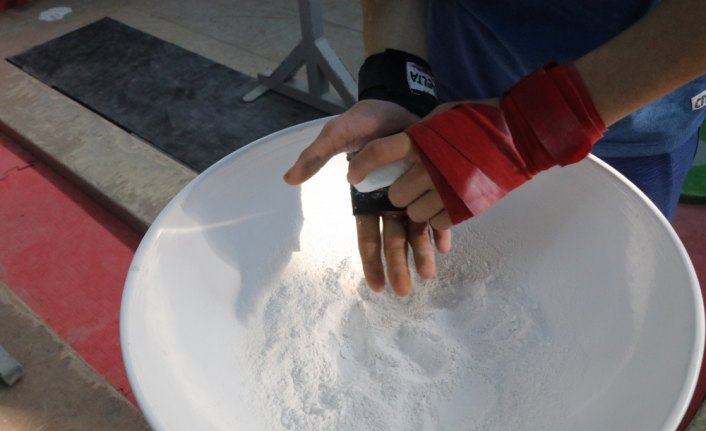 SPORCU AİLELER - Ailece büyük yükün altına girdiler